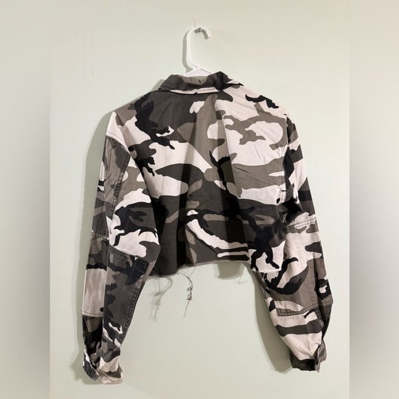 Cropped army-print jacket - Picture 4 of 4